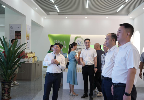 衡南縣正式啟用電子商務公共服務中心 惠農(nóng)網(wǎng)助力電商發(fā)展“加速跑”